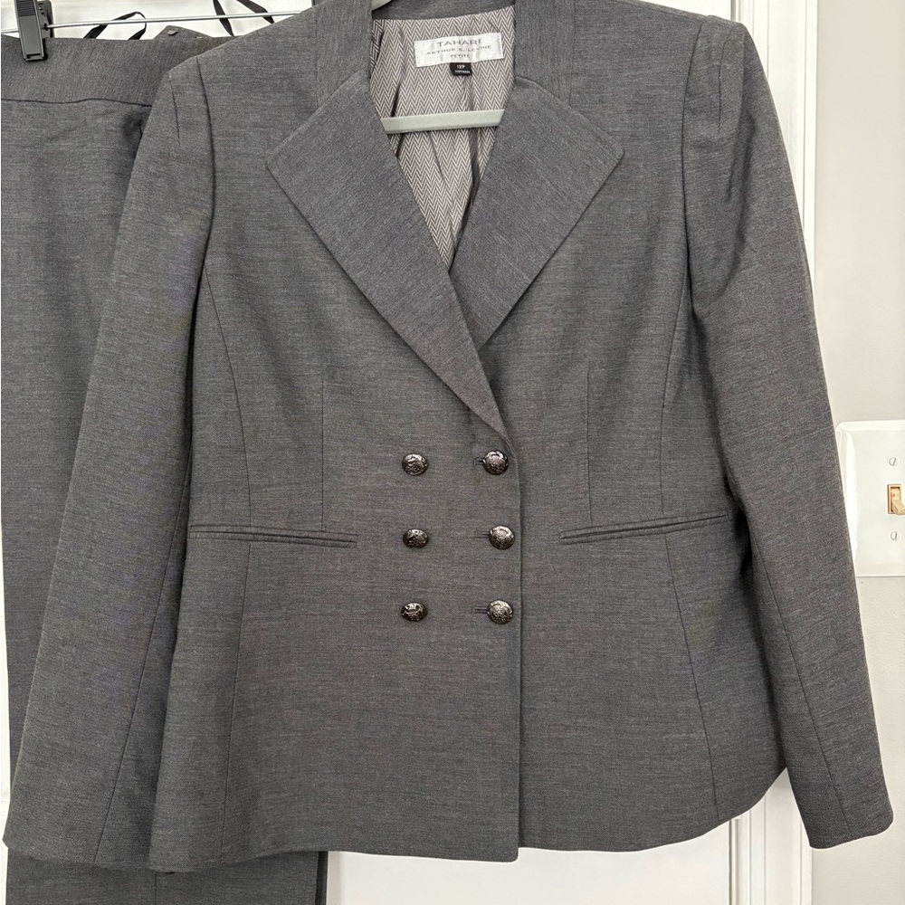 Gray 2 piece Tahari pants suit